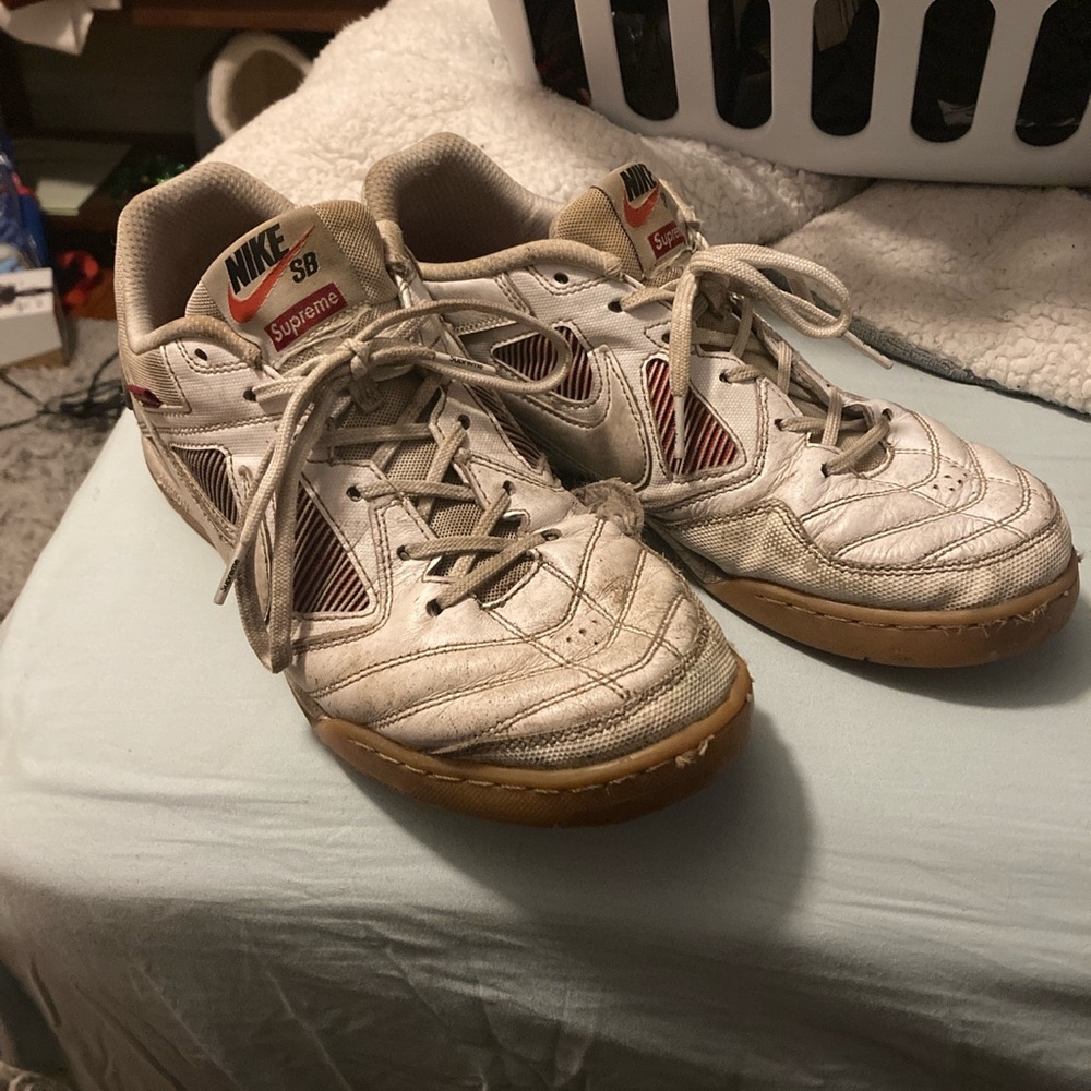 COPY - Nike Supreme Gatos